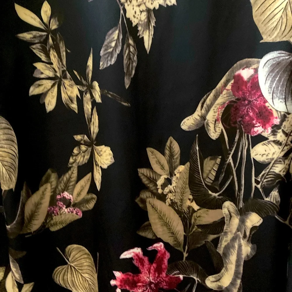 Shirt-Styled Lounger in Tropical Floral Print - Picture 8 of 8